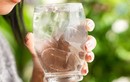 Thói quen uống nước đá mùa hè coi chừng rước bệnh