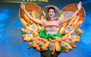 Những mẫu trang phục lạ của sao Việt gây tranh cãi trong năm 2018