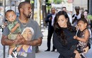 Vợ chồng Kim Kardashian đưa hai con đi mua sắm