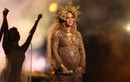 Beyonce ôm bụng bầu thai đôi hát trên sân khấu Grammy 2017