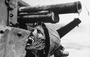 Ám ảnh CTTG2: Đầu binh sĩ treo trước xe tăng