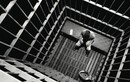 Hãi hùng nhà tù khiến tù nhân muốn tự sát