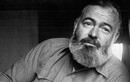 Nhà văn Ernest Hemingway viết truyện ngắn đầu tay khi nào?