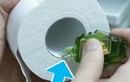 Nhỏ giọt dầu gió vào cuộn giấy vệ sinh, điều bất ngờ gì xảy ra?