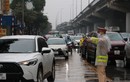 CSGT Hà Nội dầm mưa điều tiết giao thông ngày nghỉ cuối cùng dịp Tết