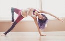 Bộ ảnh thoát tục của thiếu nữ khỏi “tâm thần” nhờ Yoga