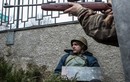 Người biểu tình Ukraine thành “bia sống” của tay súng bắn tỉa