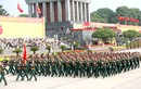 Oai hùng đoàn quân Việt Nam diễu binh trên quảng trường Ba Đình