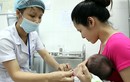 Trẻ chết bí ẩn sau khi tiêm vắc xin