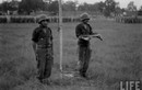 Cận cảnh lính Pháp cuốn cờ rút khỏi Hà Nội năm 1954