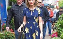 Taylor Swift tươi tắn với xì tai công chúa