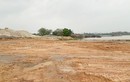 Hà Nội: Trăm mét sông Sóc Sơn bị san lấp trái phép làm điểm tập kết khoáng sản
