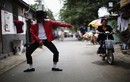 Cuộc sống mưu sinh của chàng trai đóng giả Michael Jackson 