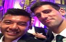 Lý Hoàng Nam khoe cúp vô địch, chụp ảnh với Djokovic 