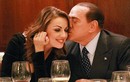 Hôn thê của ông Berlusconi là đồng tính nữ?