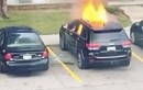 Video: Cô gái tưới xăng, đốt xe của bạn trai cũ để trả thù