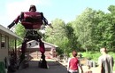 Dân chơi chế ôtô cũ thành robot như Transformer
