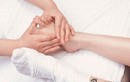 Chữa bệnh bằng cách massage bàn chân