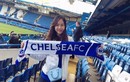Dành cả thanh xuân để du lịch SVĐ, fan nữ Chelsea bỗng nổi tiếng
