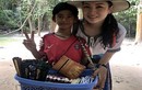 Cậu bé bán hàng rong Campuchia gây ấn tượng bằng clip “bắn” 10 thứ tiếng
