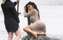 Em gái Kim Kardashian quá nóng bỏng trong hậu trường chụp ảnh