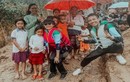 Cứu trợ người dân vùng lũ, đại gia Minh Nhựa nhận "triệu like"