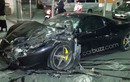 Ferrari 458 Italia nát tươm khi chơi “đấu bò” với Range Rover