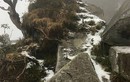 Sa Pa: Mưa đá rơi phủ trắng đỉnh Fanxipan