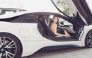 “Nữ hoàng nội y” Ngọc Trinh lưng trần ngồi BMW i8 tiền tỷ