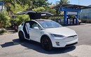 Soái ca Hà Nội mua Tesla Model X P100D 9 tỷ tặng vợ 