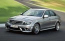 Hãng xe sang Mercedes-Benz bị kiện vì mùi "tất thối" 