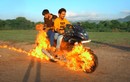 Đốt xe môtô rồi lái cho giống Ghost Rider và cái kết