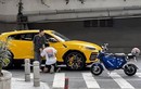 Thanh niên tông móp siêu xe Lamborghini Urus, quỳ xuống xin chủ xe