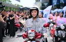 Hoa hậu Thùy Tiên dẫn đoàn xe máy Yamaha trên phố Sài Gòn