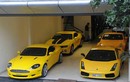 Choáng ngợp gara siêu xe màu vàng của đại gia Việt