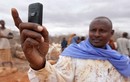 Ấn tượng loạt ảnh người dân châu Phi dùng điện thoại