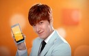 Đứng hình ngắm soái ca Lee Min Ho bên điện thoại