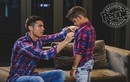 Cha con Ronaldo cùng khoe hình thể ở quảng cáo mới