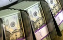 Người Mỹ rút 100 tỷ USD tiền gửi khỏi các ngân hàng 