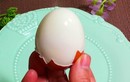 Luộc trứng mềm mại, thơm ngon, chạm vào bong vỏ