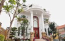 “Bỏ phố về quê” đại gia xây biệt thự gỗ 20 tỷ đẹp mê 