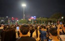 'Biển người' đổ về công viên Thống Nhất ngắm pháo hoa