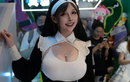 Làm MC tại sự kiện lớn, nữ streamer cosplay gợi cảm hút hồn fan