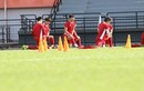 Vì sao thầy Park "lùa" cầu thủ tuyển Việt Nam ra sân tập giữa trưa?
