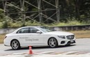 “Xào, chẻ” xế sang Mercedes như tay đua tại Hà Nội