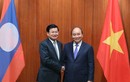 Chủ tịch nước và phu nhân lên đường thăm chính thức CHDCND Lào