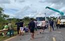 13 người thương vong trong vụ xe tải tông xe khách ở Đắk Lắk 