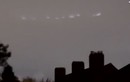 Giật mình đoàn UFO trình diễn trên bầu trời thủ đô Vương quốc Anh
