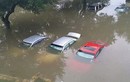 Xót xa cảnh ô tô bạc tỷ ngập dưới nước ở Thái Nguyên