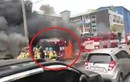 Video: Đi chữa cháy, xe cứu hỏa bén lửa cháy ngùn ngụt
